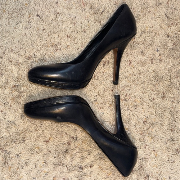 COACH Leather Signature Embossed Logo Black Pumps Heels Size 6 - Picture 3 of 9